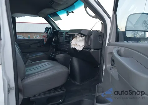 2015 Chevrolet Express 2500 Work Van from USA, damaged, VIN 1GCWGGFGXF1236595